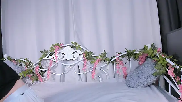 Amelia skyy online show from 28, 2, 2026