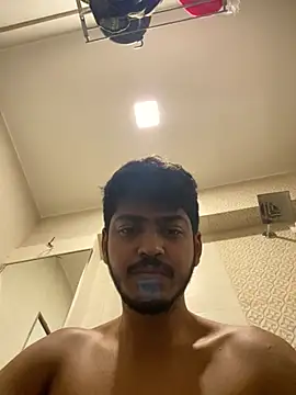 cute modell online show from 31, 1, 2025