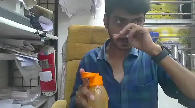 cute modell online show from 6, 3, 2025