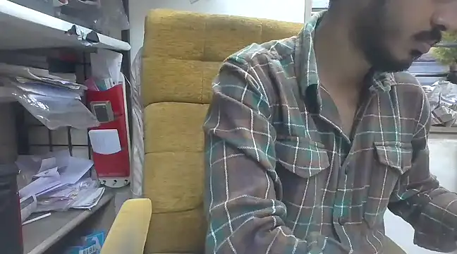 cute modell online show from 13, 2, 2025