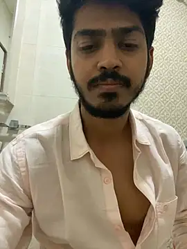 cute modell online show from 13, 1, 2025