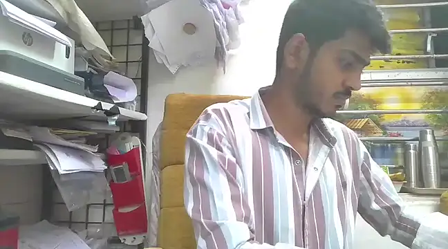 cute modell online show from 8, 3, 2025