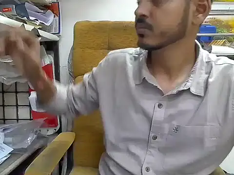 cute modell online show from 13, 9, 2025