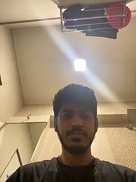 cute modell online show from 24, 2, 2025