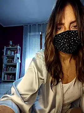 Akemi rossi online show from 9, 11, 2025