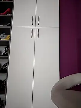 Akemi rossi online show from 25, 10, 2025