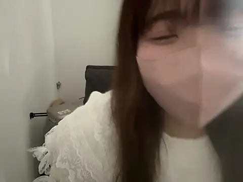 omochi chan oo online show from 9, 3, 2025