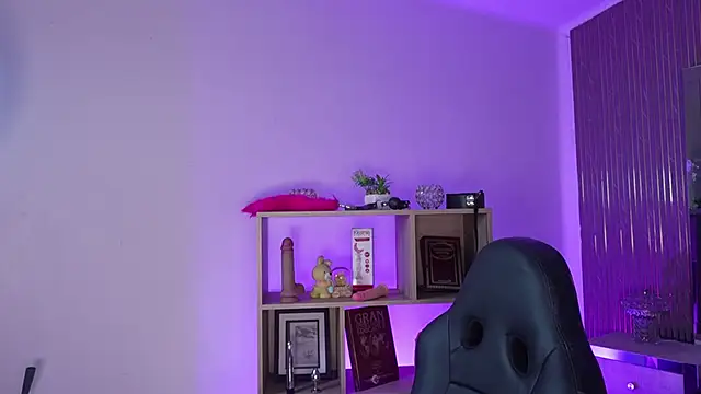 CleeoAdams  online show from 2, 4, 2026