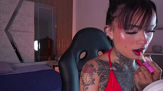 CleeoAdams  online show from 17, 4, 2026