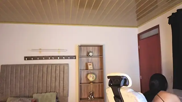 Renaxi Smith online show from 10, 3, 2026