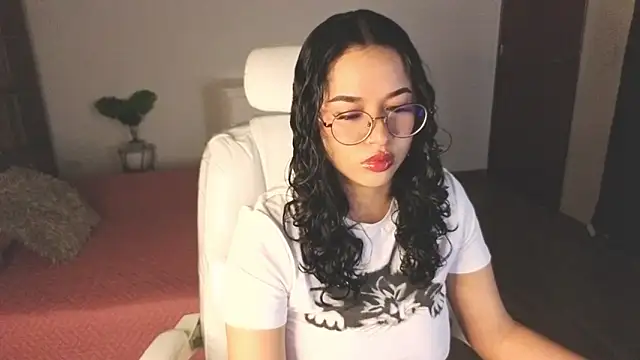 Renaxi Smith online show from 25, 3, 2026