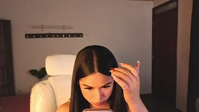 Renaxi Smith online show from 26, 3, 2026