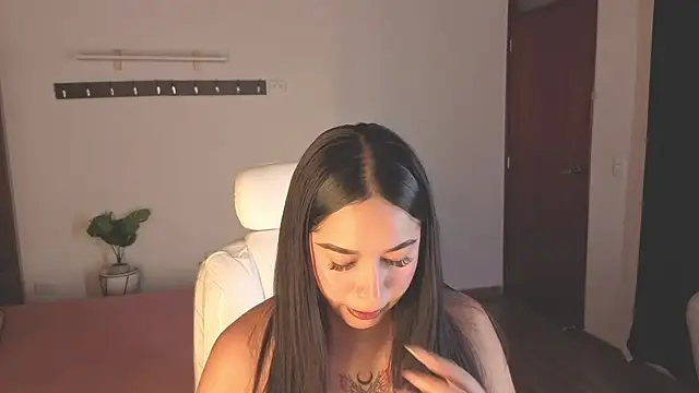 Snapshot of Renaxi_Smith chatting on 9, 6, 2026 Renaxi Smith online show from 9, 6, 2026