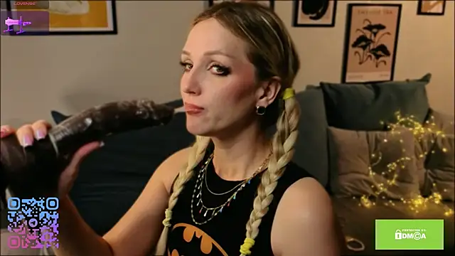 Snapshot of Melen_ chatting on 8, 7, 2026 Melen online show from 8, 7, 2026