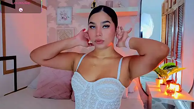 Snapshot of CharlotteGraay chatting on 13, 7, 2026 CharlotteGraay online show from 13, 7, 2026