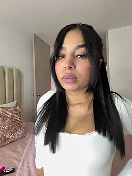 CharlotteGraay online show from 5, 4, 2026