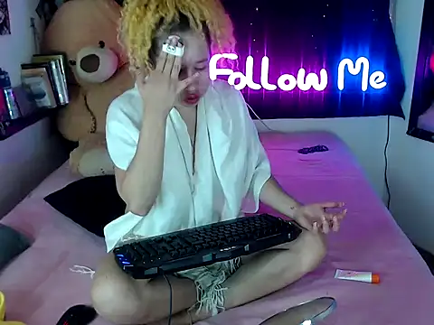 Snapshot of temptation-x chatting on 15, 7, 2026 temptation-x online show from 15, 7, 2026
