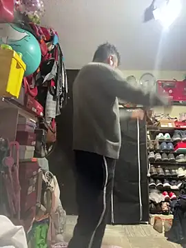 leonardohot1987 online show from 27, 2, 2025