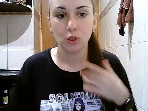 Snapshot of Yuliia30 chatting on 5, 10, 2025 Yuliia30 online show from 5, 10, 2025