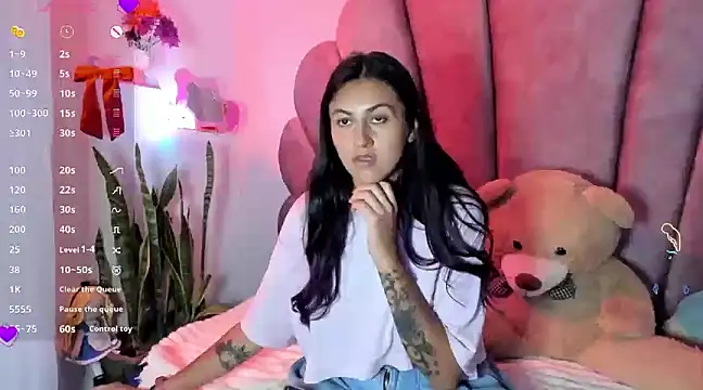 sweetfoxy 17 online show from 2, 2, 2025