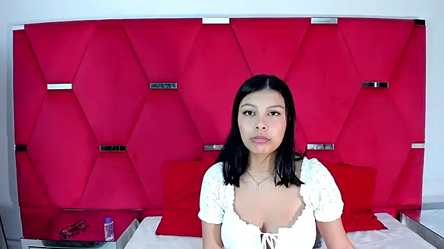 Salmaportman69 online show from 3, 2, 2026