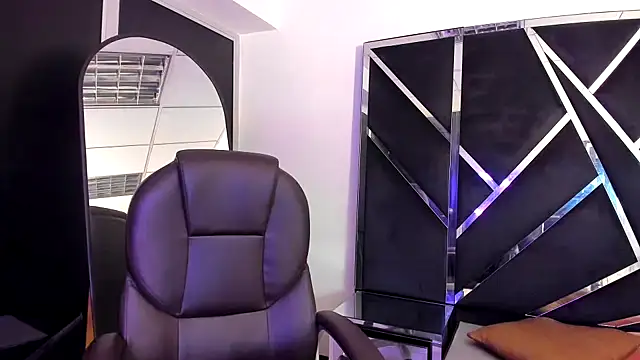 Salmaportman69 online show from 21, 10, 2025