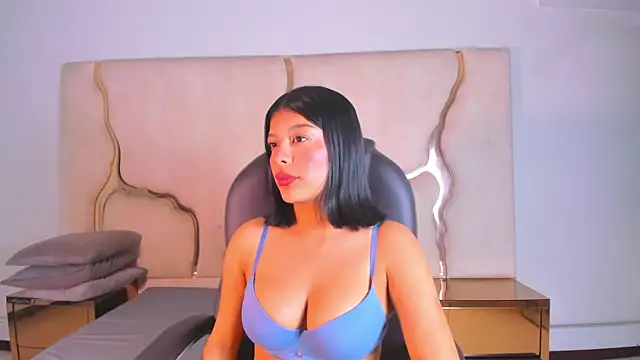 Salmaportman69 online show from 26, 5, 2026