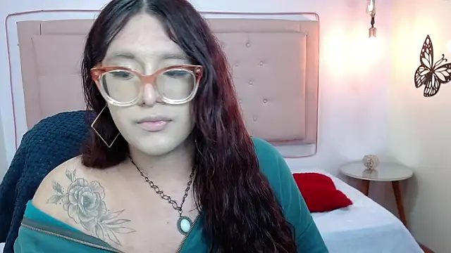 Snapshot of kathepickmanx chatting on 6, 11, 2025 kathepickmanx online show from 6, 11, 2025