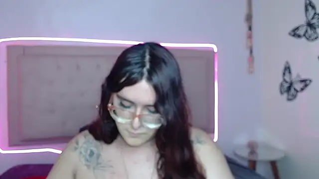 Snapshot of kathepickmanx chatting on 10, 10, 2025 kathepickmanx online show from 10, 10, 2025