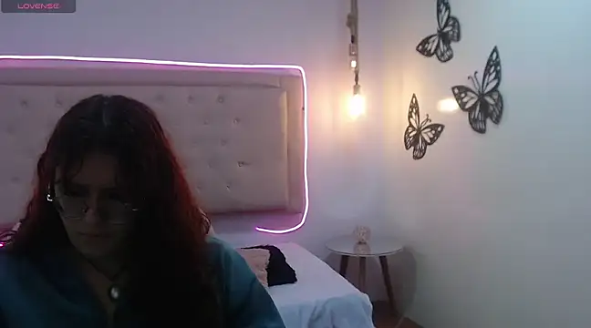 Snapshot of kathepickmanx chatting on 8, 3, 2025 kathepickmanx online show from 8, 3, 2025