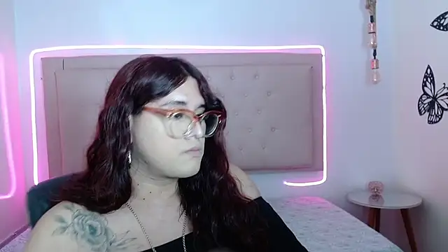 Snapshot of kathepickmanx chatting on 21, 10, 2025 kathepickmanx online show from 21, 10, 2025