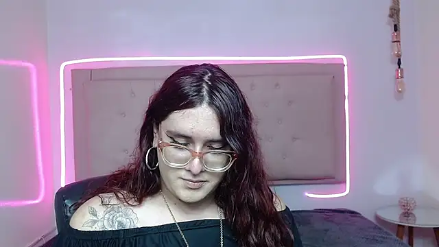 Snapshot of kathepickmanx chatting on 1, 10, 2025 kathepickmanx online show from 1, 10, 2025