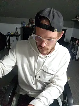 Snapshot of SoxxyNsh chatting on 8, 11, 2025 SoxxyNsh online show from 8, 11, 2025