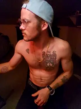 Snapshot of SoxxyNsh chatting on 8, 10, 2025 SoxxyNsh online show from 8, 10, 2025