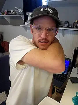 Snapshot of SoxxyNsh chatting on 12, 11, 2025 SoxxyNsh online show from 12, 11, 2025