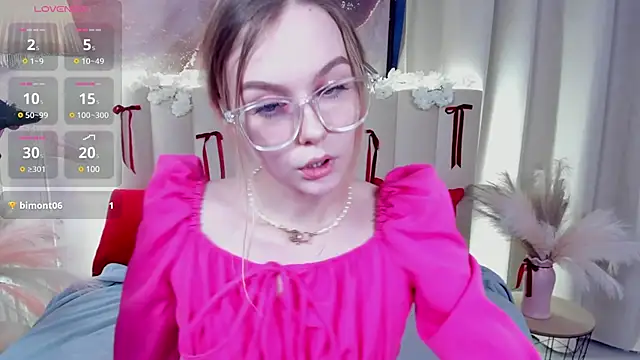Molly Pink  online show from 21, 3, 2025