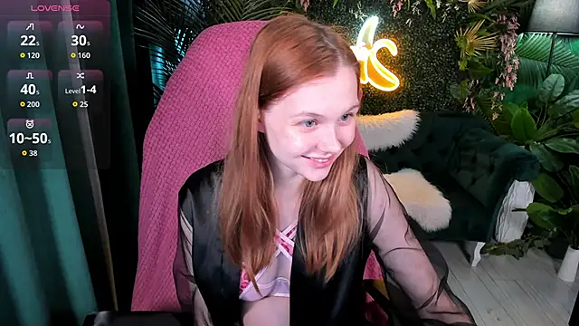 Molly Pink  online show from 6, 10, 2025