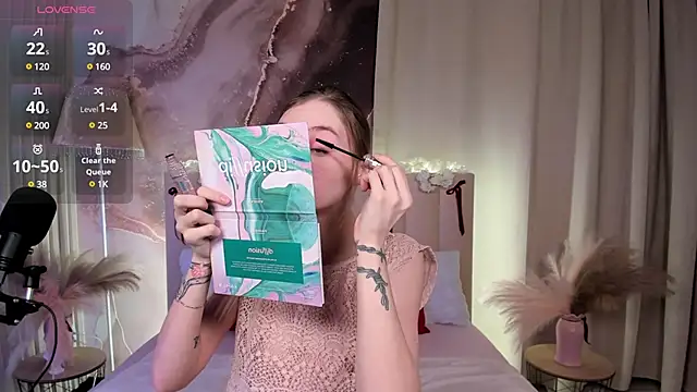 Molly Pink  online show from 28, 2, 2025