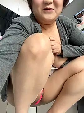 Hey-Cute online show from 14, 12, 2025