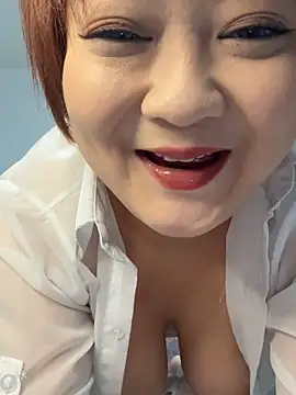 Snapshot of Hey-Cute chatting on 6, 10, 2025 Hey-Cute online show from 6, 10, 2025