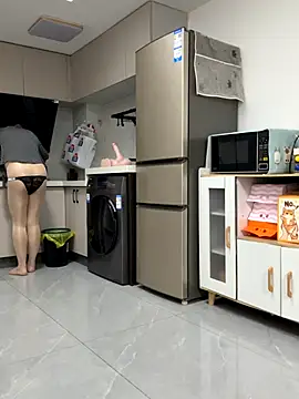 Snapshot of Hey-Cute chatting on 26, 10, 2025 Hey-Cute online show from 26, 10, 2025