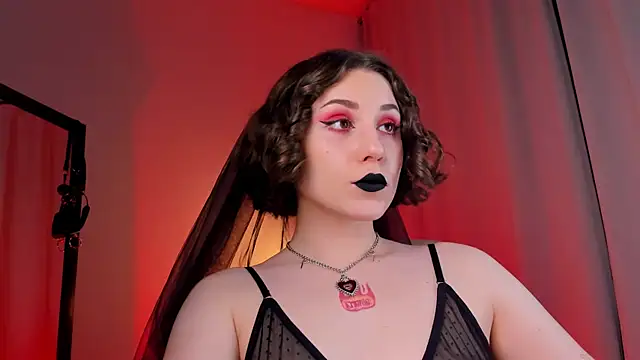 Eva Moss  online show from 4, 3, 2025