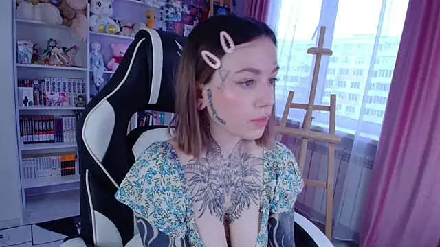 Snapshot of Catharsisi chatting on 8, 3, 2025 Catharsisi online show from 8, 3, 2025