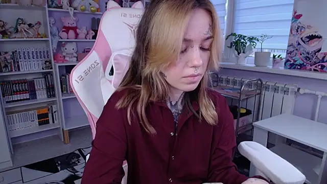 Snapshot of Catharsisi chatting on 16, 10, 2025 Catharsisi online show from 16, 10, 2025