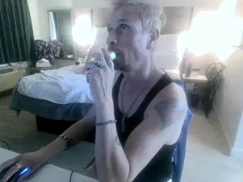 Snapshot of AQuickPhyx chatting on 3, 2, 2025 AQuickPhyx online show from 3, 2, 2025