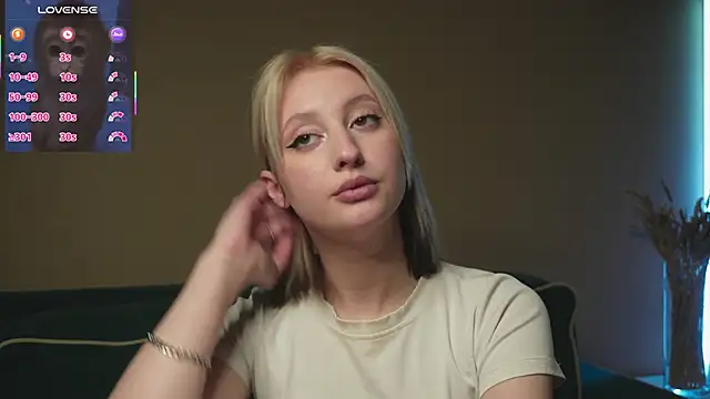 Snapshot of milasmiu chatting on 28, 2, 2025 milasmiu online show from 28, 2, 2025