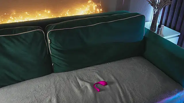 Snapshot of milasmiu chatting on 18, 2, 2025 milasmiu online show from 18, 2, 2025