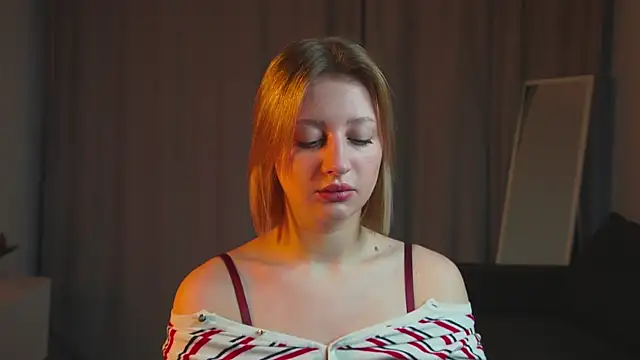 Snapshot of milasmiu chatting on 28, 11, 2025 milasmiu online show from 28, 11, 2025