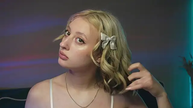 Snapshot of milasmiu chatting on 8, 3, 2025 milasmiu online show from 8, 3, 2025