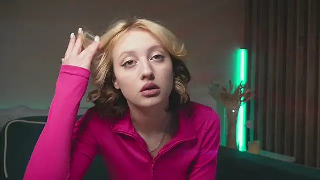 Snapshot of milasmiu chatting on 12, 2, 2025 milasmiu online show from 12, 2, 2025